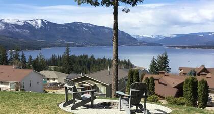 Sweet Suite Views: 1 Bedroom Suite/ Sweeping Lake View/ Nearby Beaches/Sunsets.