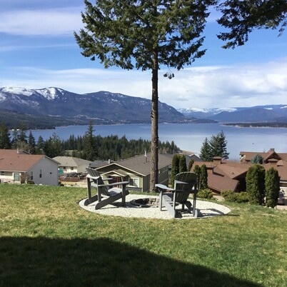 Sweet Suite Views: 1 Bedroom Suite/ Sweeping Lake View/ Nearby Beaches/Sunsets.