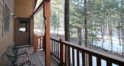 Beautiful Cloudcroft Getaway cabin on National Forest & biking/hiking trails