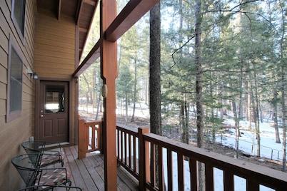 Beautiful Cloudcroft Getaway cabin on National Forest & biking/hiking trails