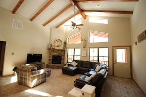 Televisión, chimenea