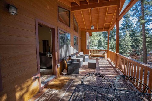 Beautiful Cloudcroft Getaway cabin on National Forest & biking/hiking trails