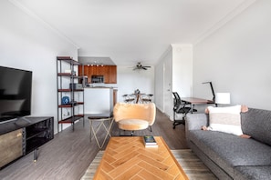 Fernseher, Stereoanlage