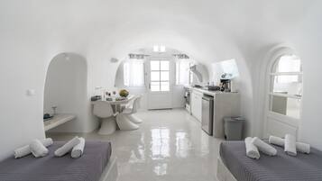 4 bedrooms, WiFi, bed sheets