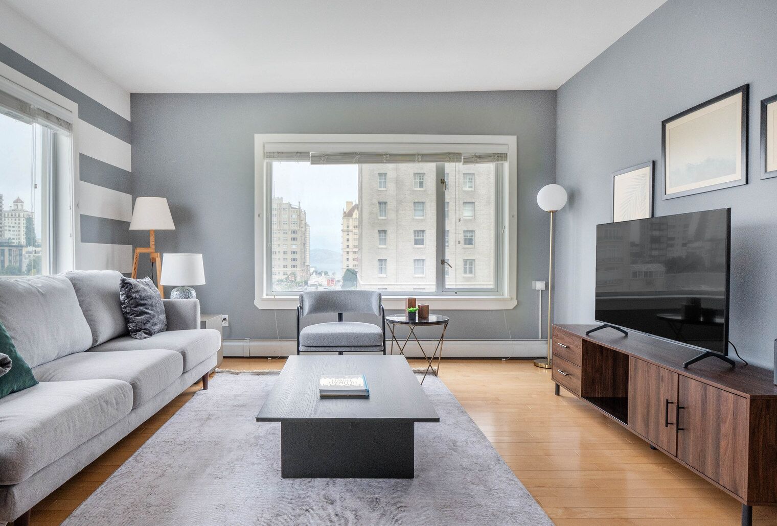 テレビ、ステレオ