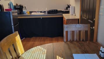 Fridge, microwave, coffee/tea maker, toaster
