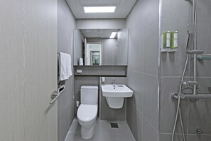 豪華雙床房 | 浴室 | 淋浴設備、吹風機、浴室地暖系統、毛巾