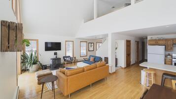 Smart TV, fireplace, video games, DVD player