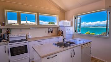 Frigorífic, microones, rentaplats i torradora