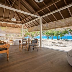 Beach Front Layar