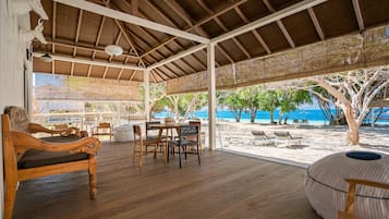 Villa (Layar) | SÀngklÀder