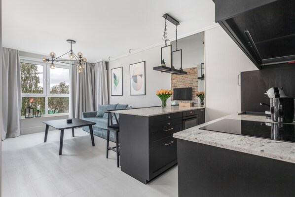 Apartment, 1 Schlafzimmer, Balkon | Wohnbereich