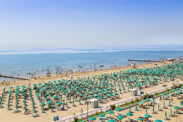 Beach nearby, white sand - Jesolo Green Village (Jesolo)