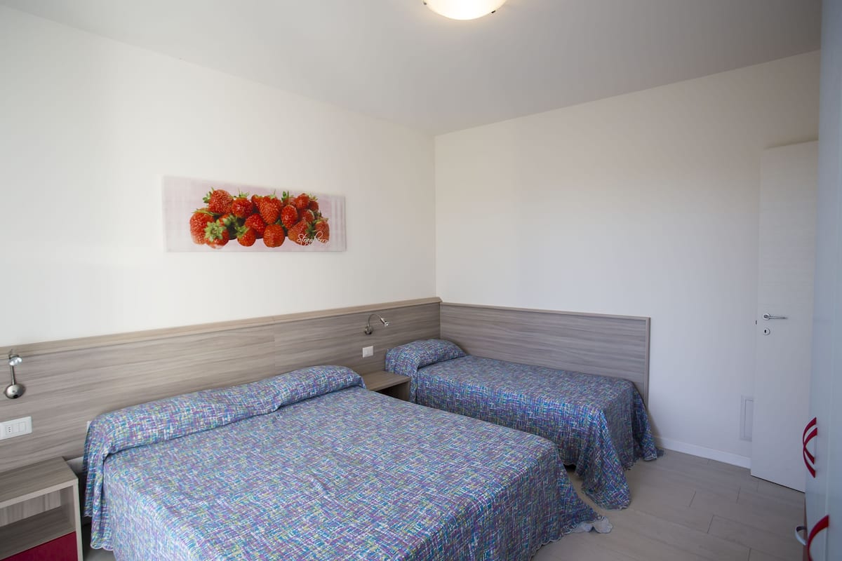 Standaard appartement | 3 slaapkamers, een kluis op de kamer, verduisterende gordijnen