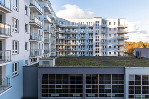 LĂ€genhet - 1 sovrum - balkong - vid stranden | Utsikt mot resorten