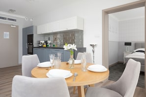 Apartment, 1 Bedroom, Pool Access, Beachside | Private kitchenette | Microwave, coffee/tea maker, electric kettle, highchair