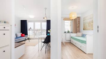 Apartment, 1 Bedroom, Balcony, Beachside | Living room