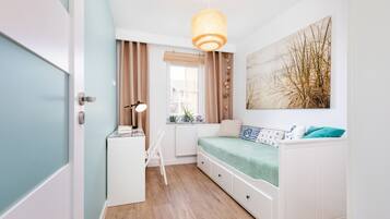 Apartment, 1 Bedroom, Balcony, Beachside | 1 bedroom, bed sheets