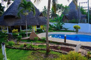 Outdoor pool - DIANI 2BDR (Kwale County)