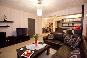 Smart TV, DVD player, stereo