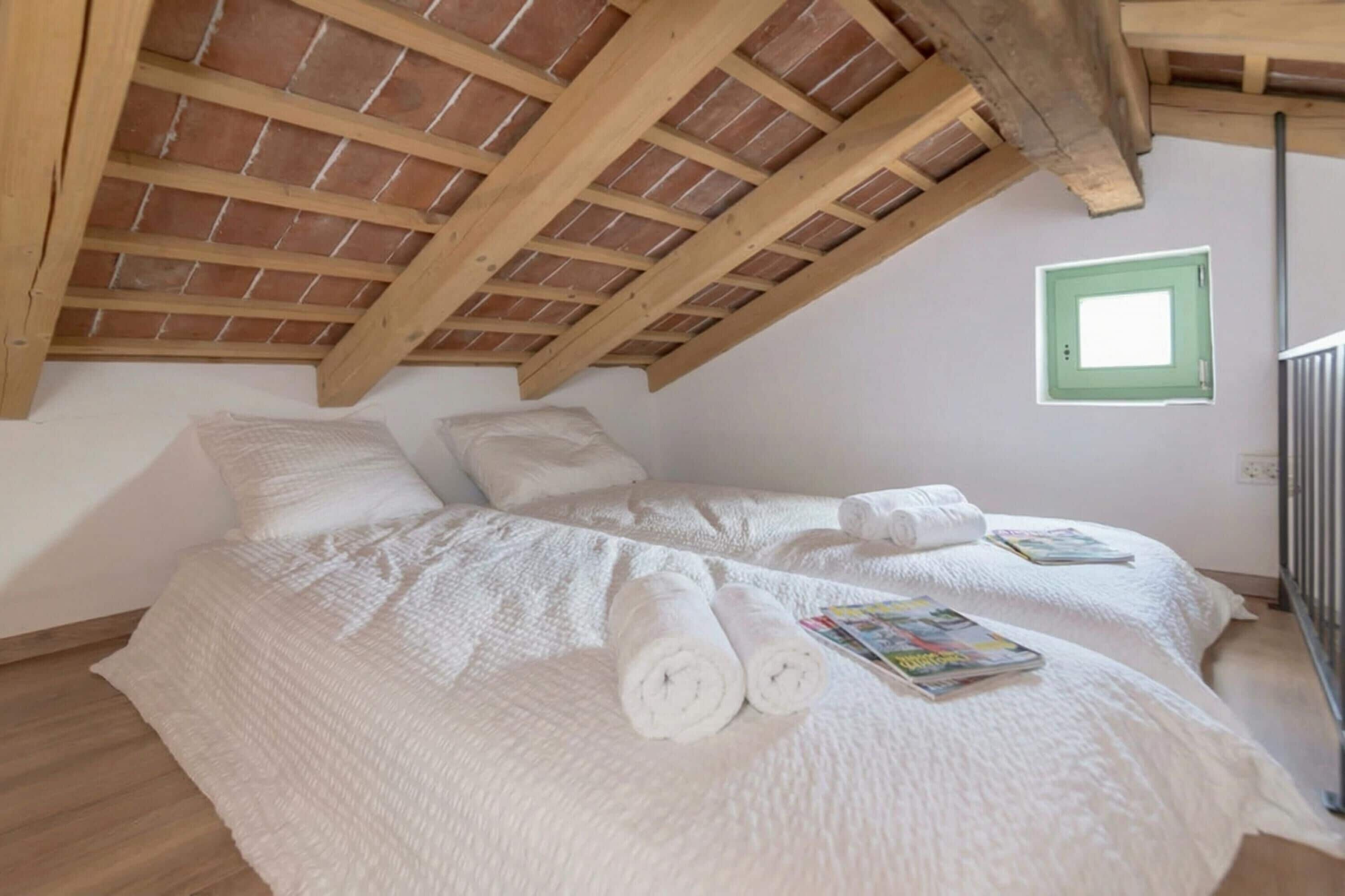 Perhehuvila, useita makuuhuoneita, vuorten lähellä (Pool & Sauna Villa Gizela) | 3 makuuhuonetta, kannettavalle tietokoneelle sopiva työtila