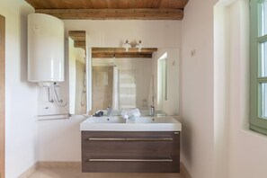Family Villa, Multiple Bedrooms, Mountainside (Pool & Sauna Villa Gizela) | Bathroom - Pool & Sauna Villa Gizela (Brda)