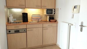 Kühlschrank, Mikrowelle, Geschirrspüler