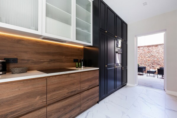 公寓, 2 间卧室, 露台 | 私人厨房 | 微波炉、洗碗机、茶具/咖啡用具、电热水壶