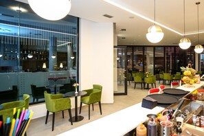 Bar (on property) - Hotel Regina Garden Vlore (Vlorë)
