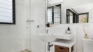 Duschwanne, Regendusche