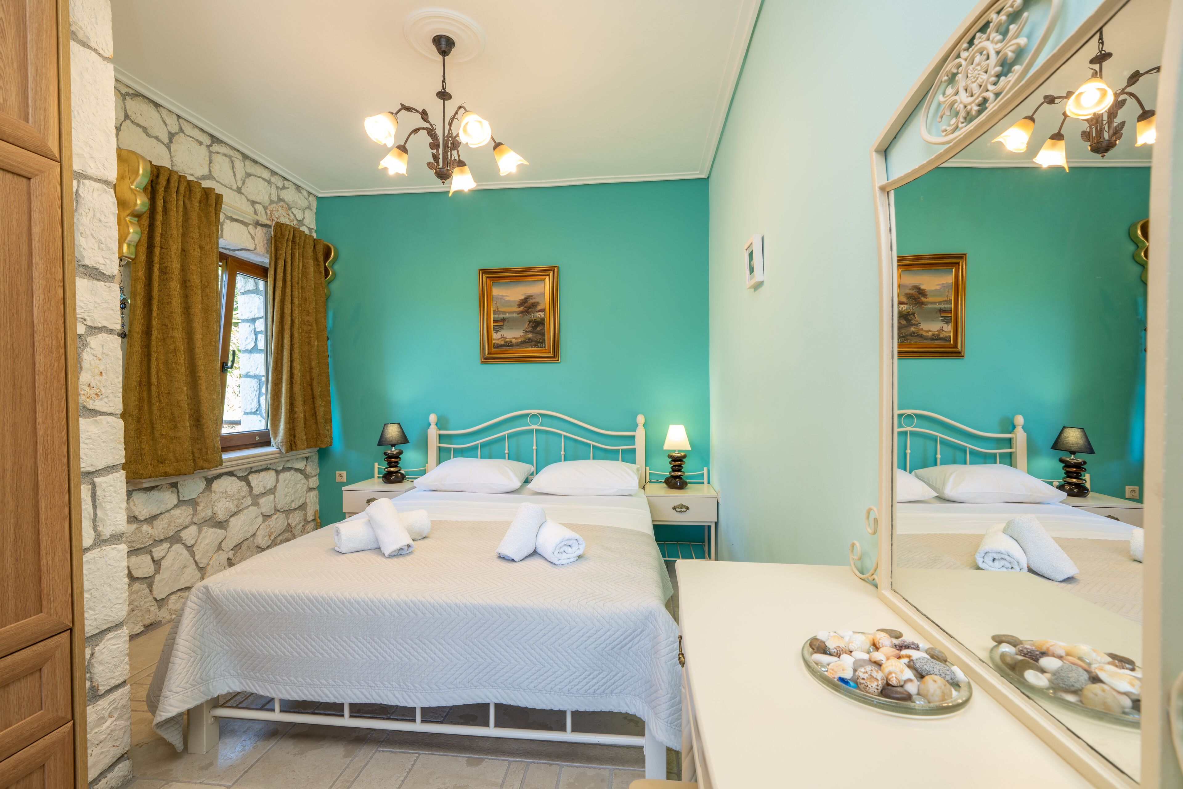 2 bedrooms, in-room safe, iron/ironing board, travel cot