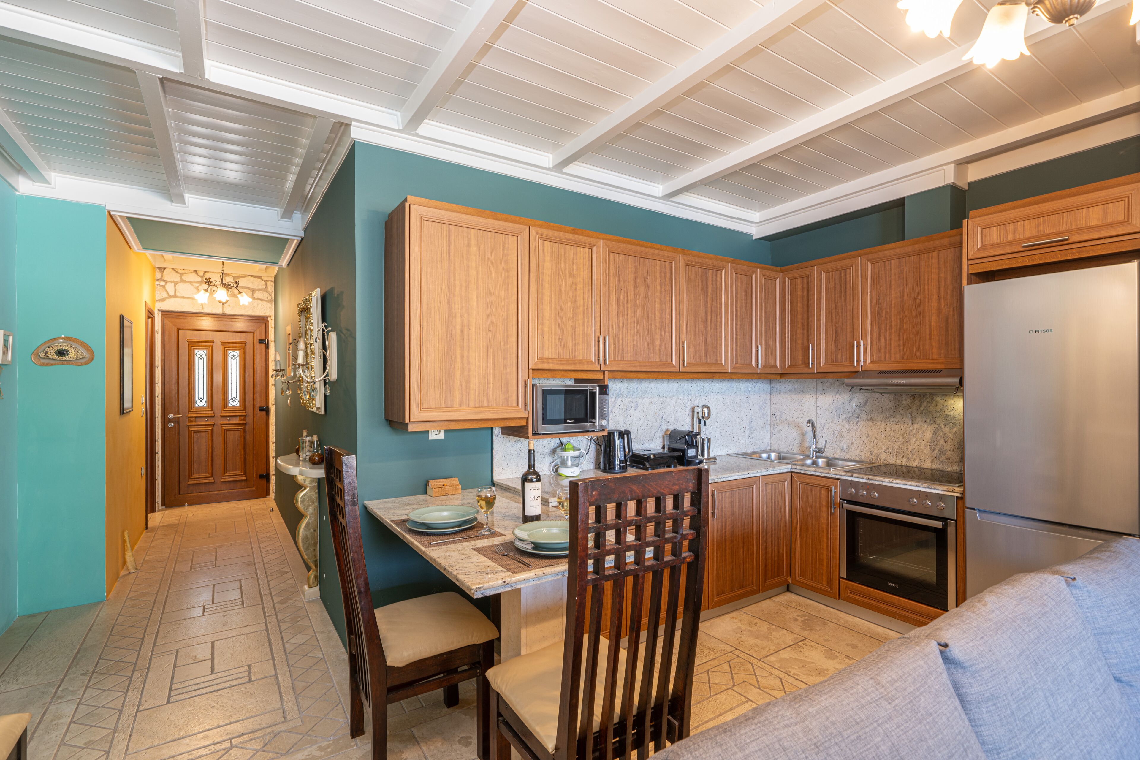 冰箱、微波炉、烤箱、炉灶