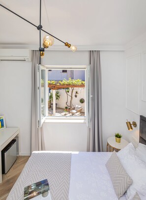 1 bedroom, in-room safe, free WiFi, bed sheets