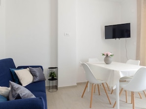 Apartment (One Bedroom Apartment (A2)) | Living room