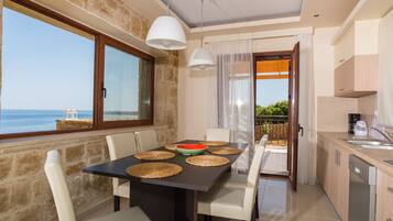 Villa, 3 Bedrooms, Private Pool, Sea View | Ruang makan