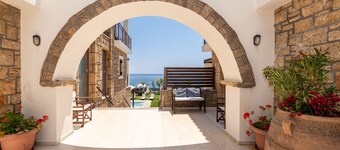 Armonia Seaside Villas