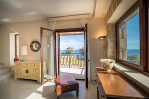 Villa, 3 Bedrooms, Private Pool, Sea View | Living area