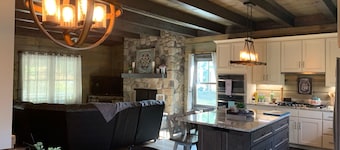 Sweets River Nest-riverfront/tube/hot tub/log cabin-fishing- Valle Crucis/App ST