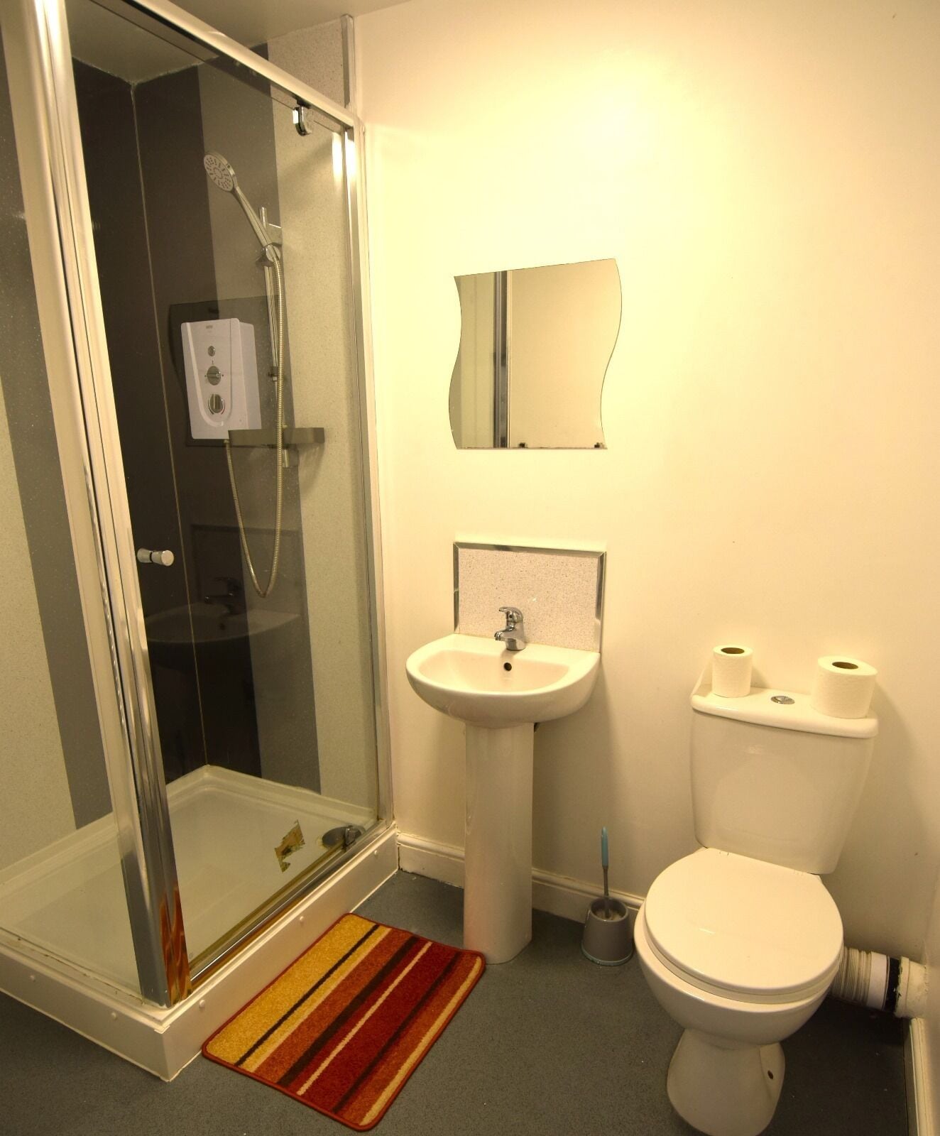 Shower, free toiletries, towels, soap