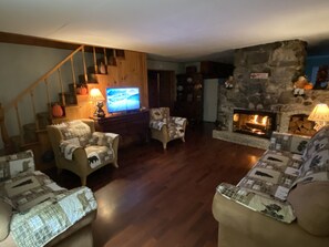 Smart TV, fireplace, DVD player