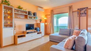Casa (Three Bedroom Holiday Home with Sea V) | Sala de estar | Televisión