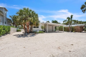 House, 3 Bedrooms | Property grounds