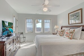 2 slaapkamers, een strijkplank/strijkijzer, gratis wifi, beddengoed