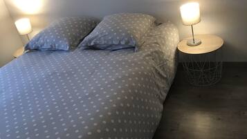 3 slaapkamers, een strijkplank/strijkijzer, wifi, beddengoed