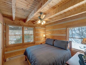 3 عدّة غرف نوم ومكواة/لوح كي وخدمة الإنترنت وملاءات أسرّة