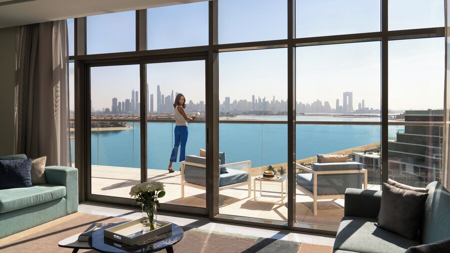 Th8 Palm Dubai Beach Resort, Vignette Collection by IHG