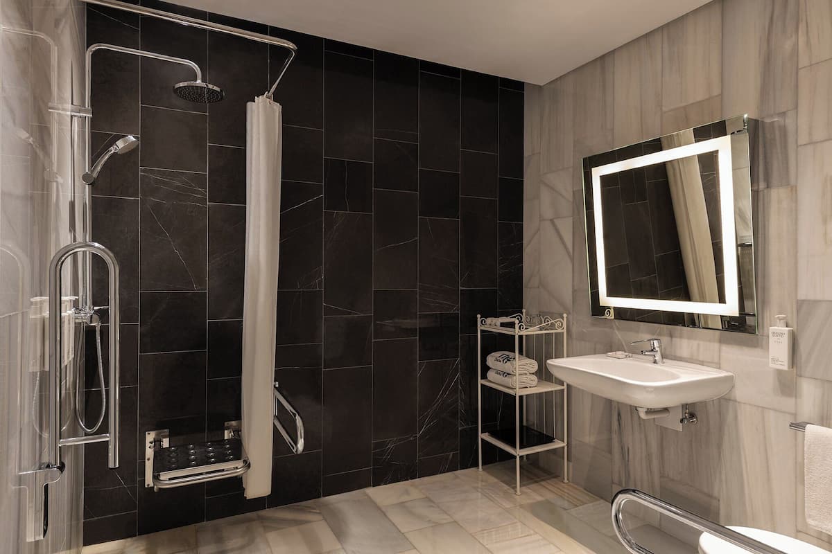 1 bedroom, premium bedding, pillow-top beds, minibar