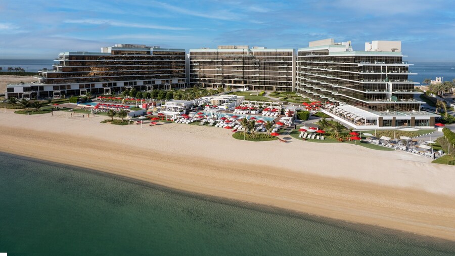 Th8 Palm Dubai Beach Resort, Vignette Collection by IHG