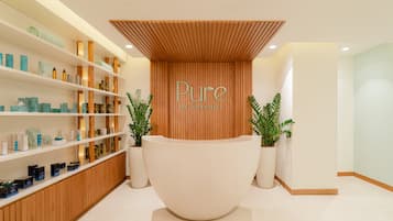 Couples treatment rooms, sauna, steam room, body treatments