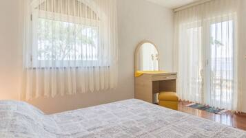 2 chambres, fer et planche Ă repasser, Wi-Fi gratuit, draps fournis